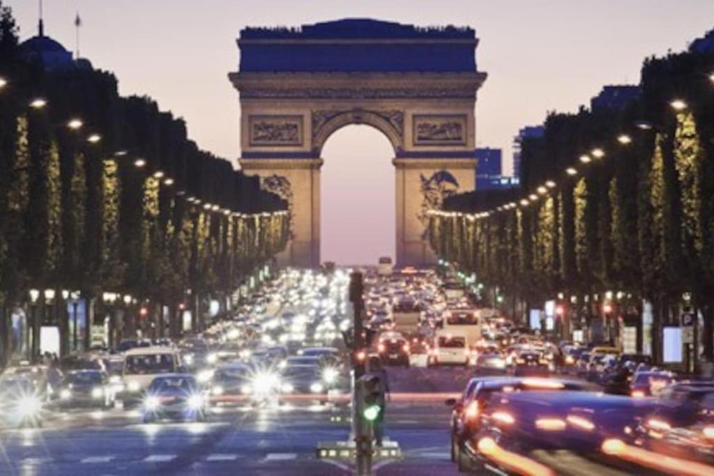 Paris Sacre Coeur Montmartre Et Tour Eiffel, 8 People,アパートメント エクステリア 写真